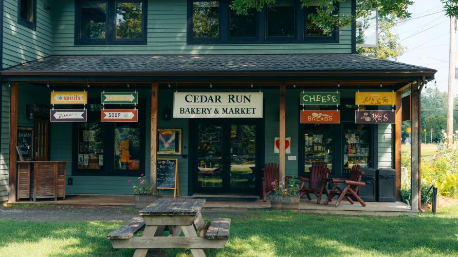 The entrance to Cedar Run Bakery during the summer.