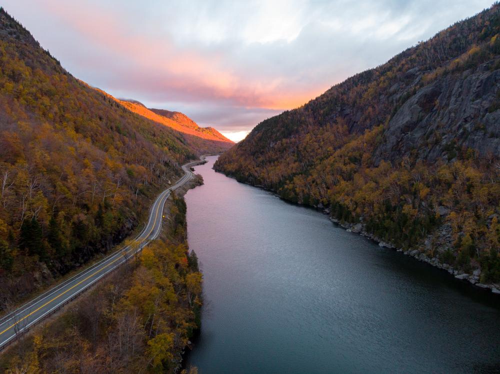 Cascade lakes during the fall.