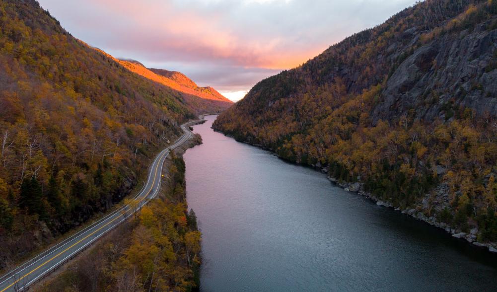 Cascade lakes during the fall.