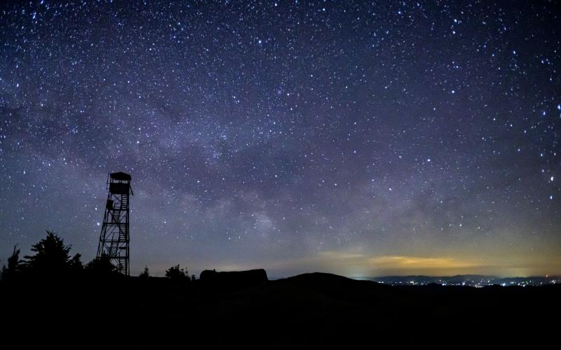 A firetower under the stars